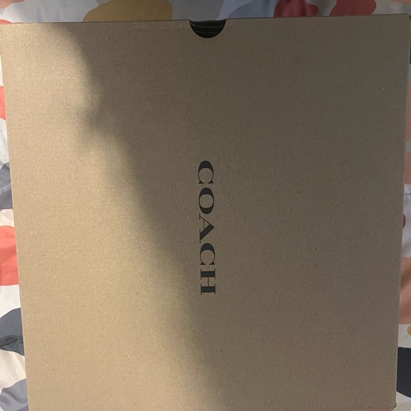 Size 8 - Picture 9 of 10